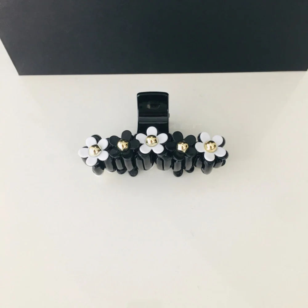 - Fashion Luxury Hair crab clip 9 cm.